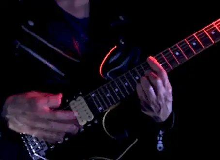 Elektro Gitar Öğrenmek Zor mu?
